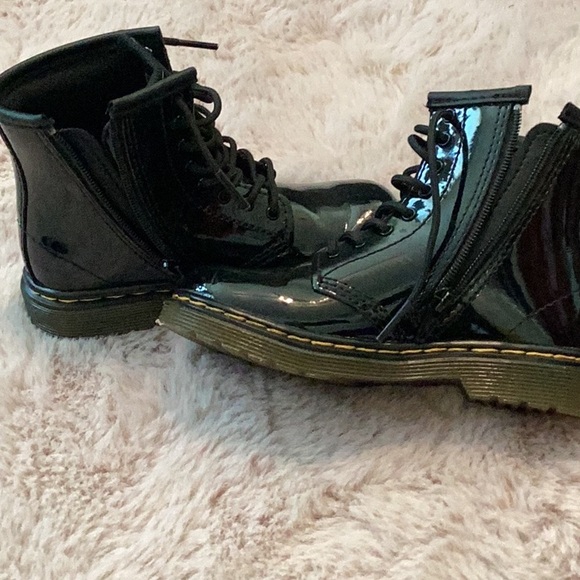 Black patent leather kids Doc Martens - Picture 6 of 6